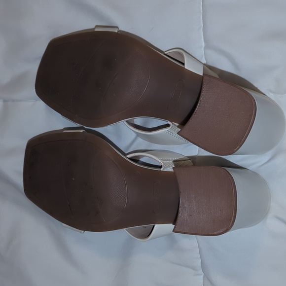 Like new white block heel - Picture 6 of 6